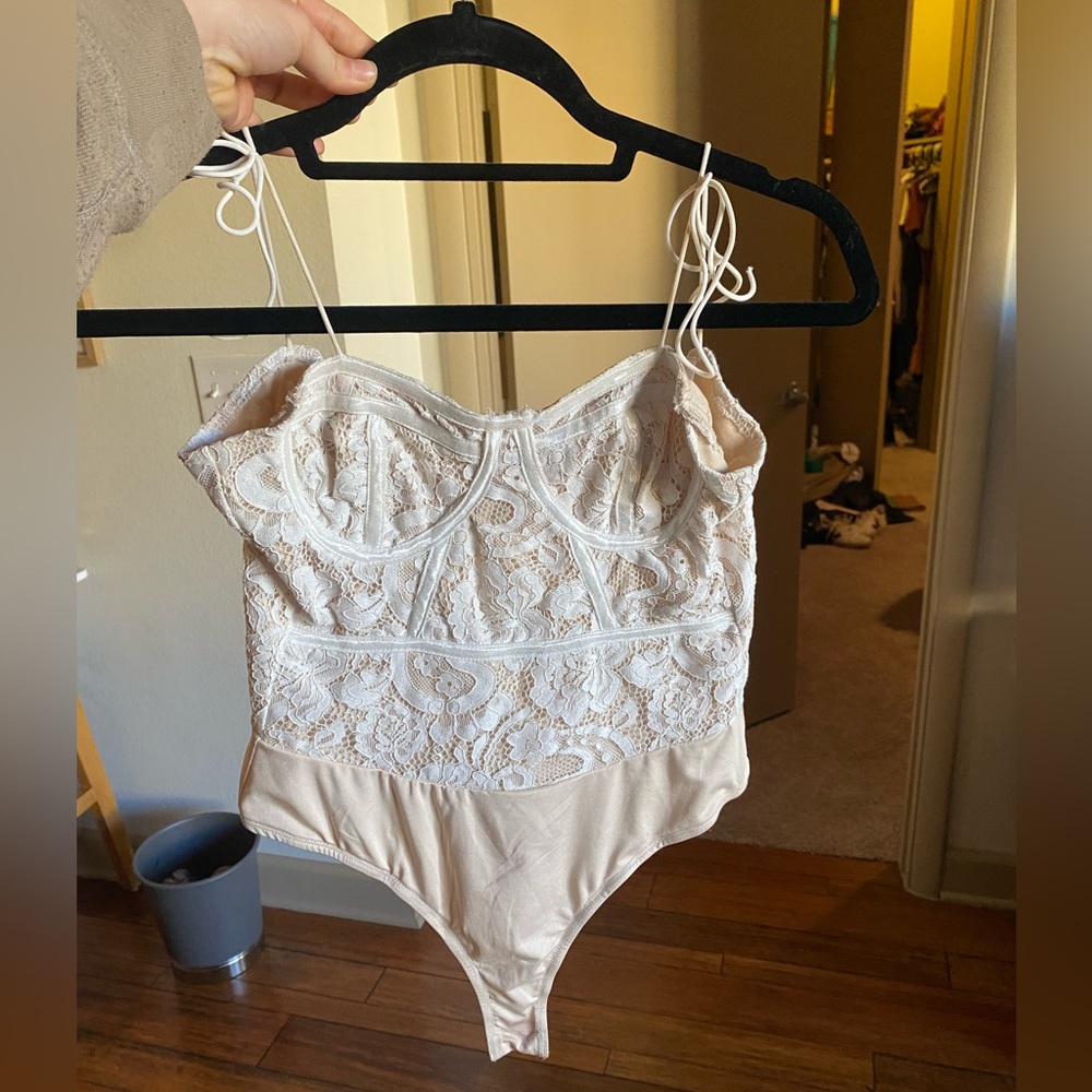 superdown Lace Bustier Bodysuit in Light Beige/Cream